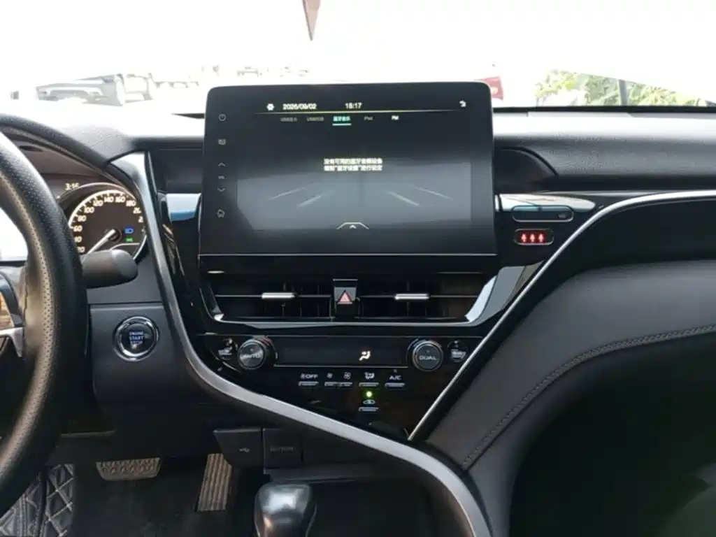 Toyota Camry — миниатюра 13