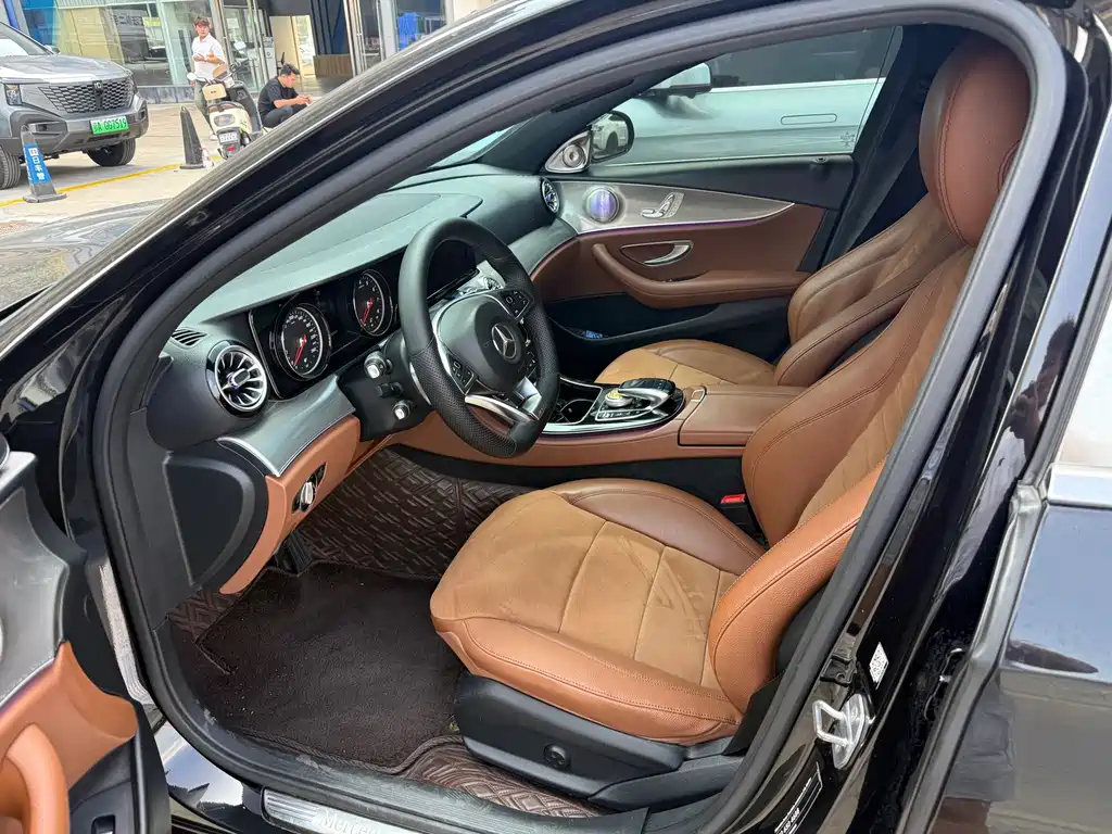 Mercedes-Benz E-Class — миниатюра 4