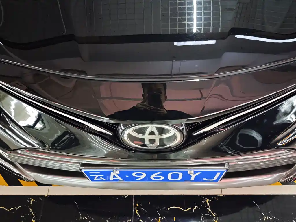Toyota Camry — миниатюра 14