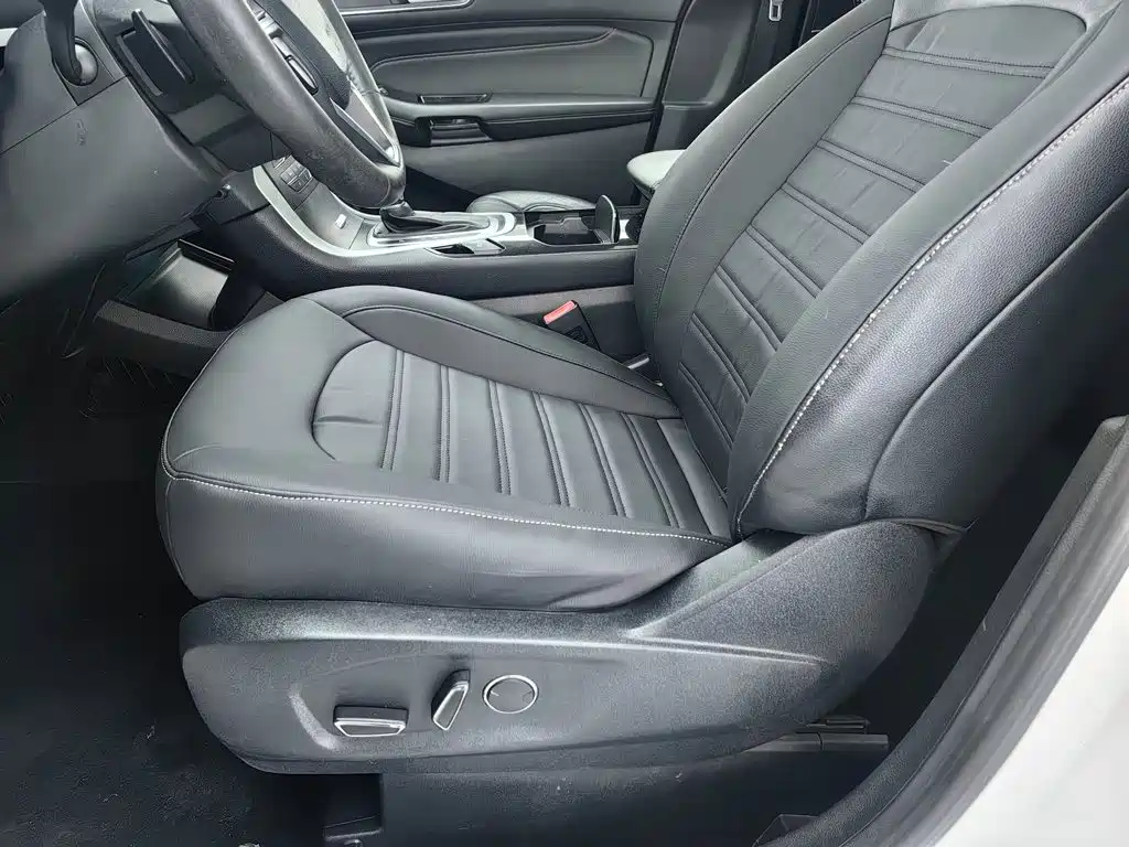 Ford Edge — миниатюра 20