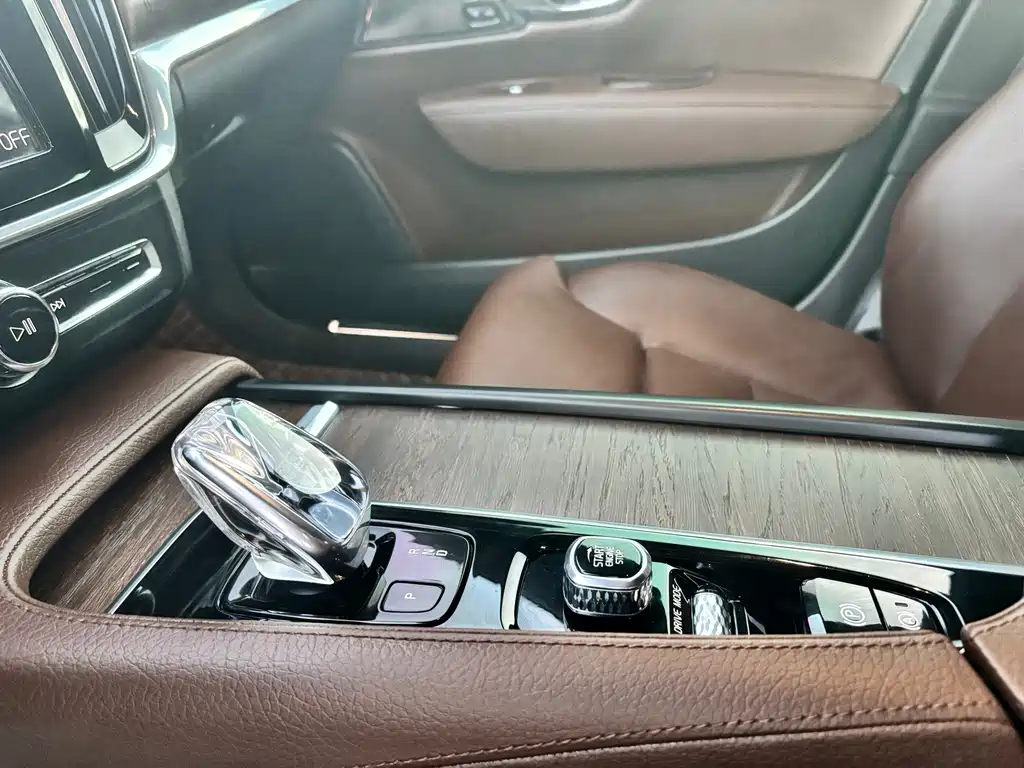 Volvo S90 — миниатюра 12