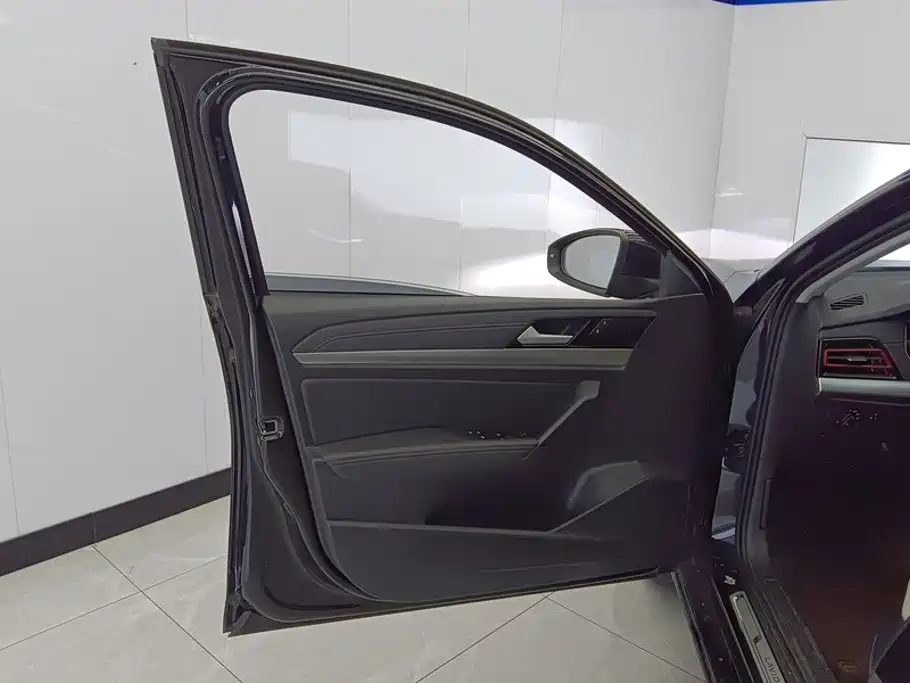 Volkswagen Lavida — миниатюра 7