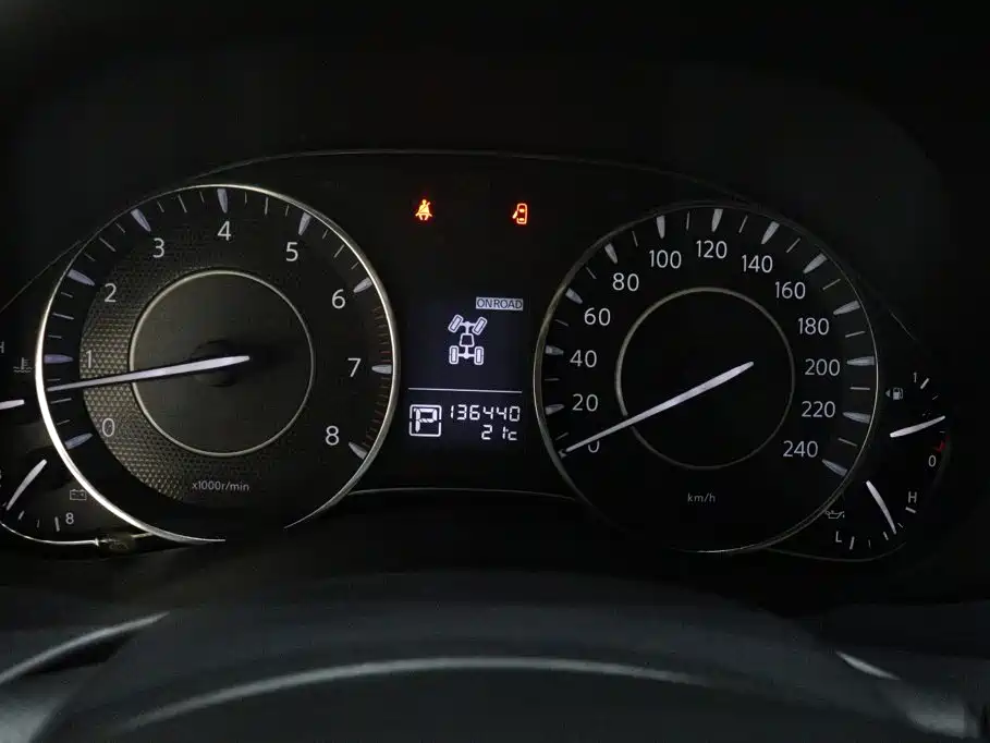 Nissan Patrol — миниатюра 15