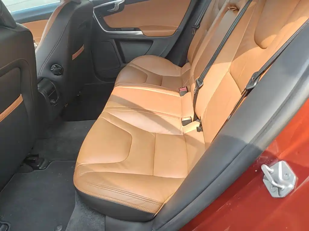 Volvo S60 — миниатюра 17