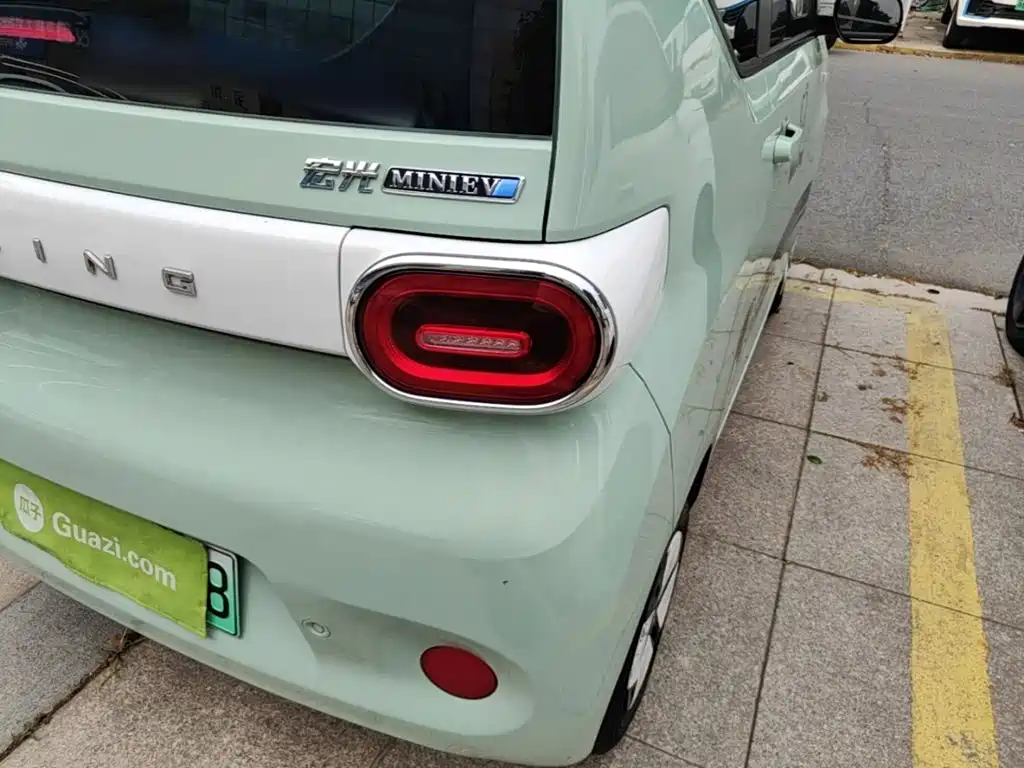 Wuling MINIEV — миниатюра 8