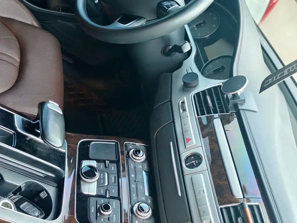 Audi A8 — миниатюра 4