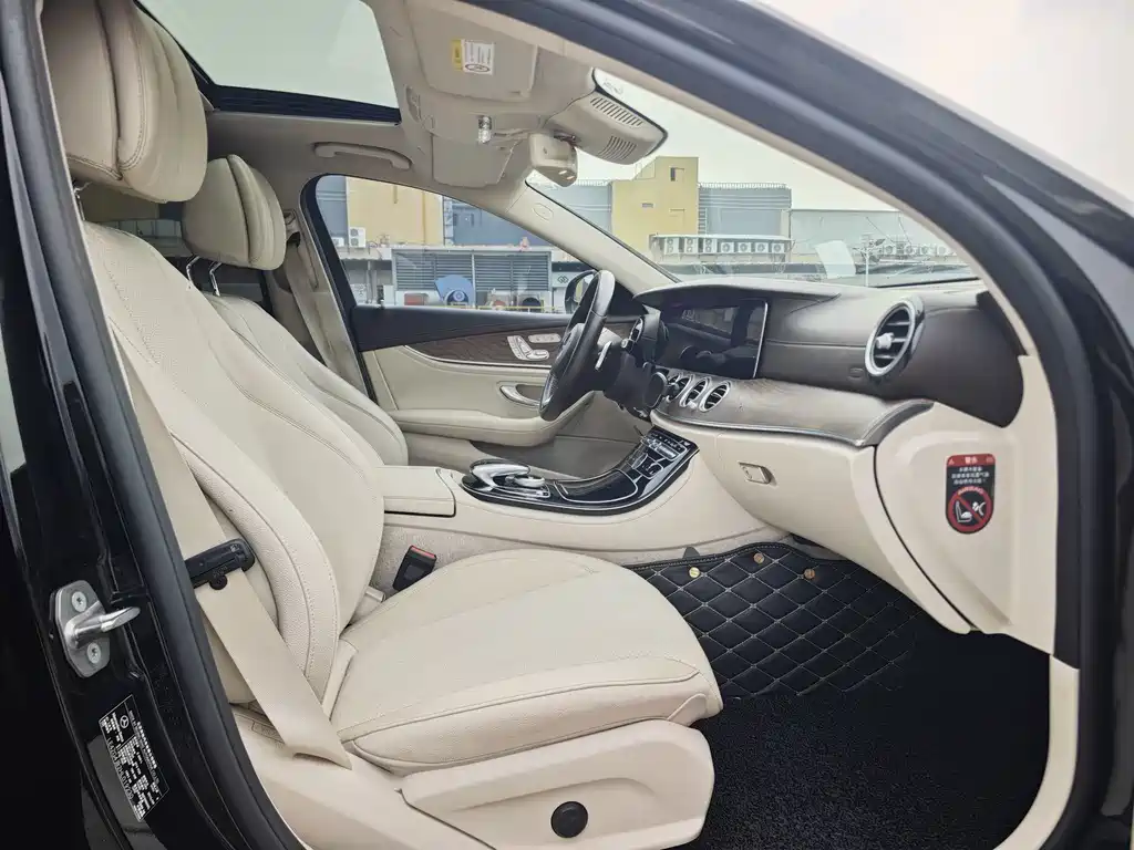 Mercedes-Benz E-Class — миниатюра 13