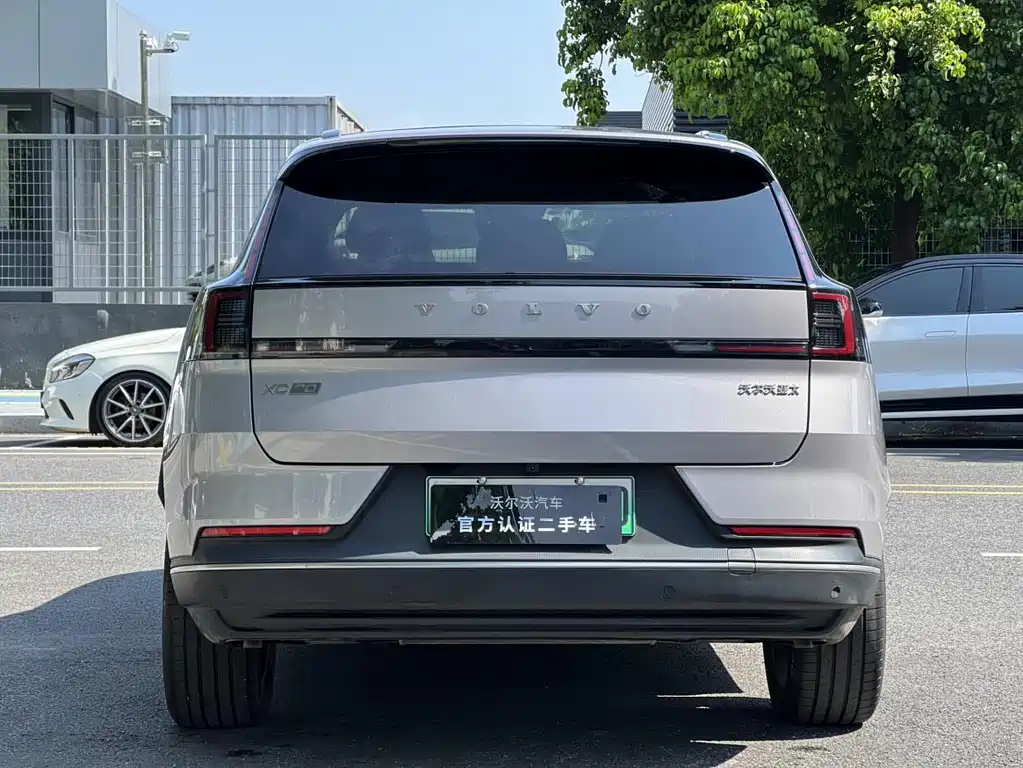 Volvo XC70 PHEV — миниатюра 10