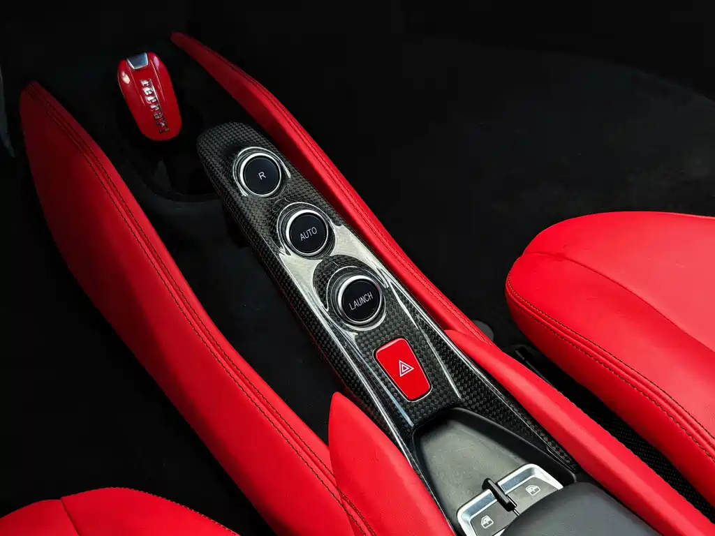 Ferrari F8 — миниатюра 10