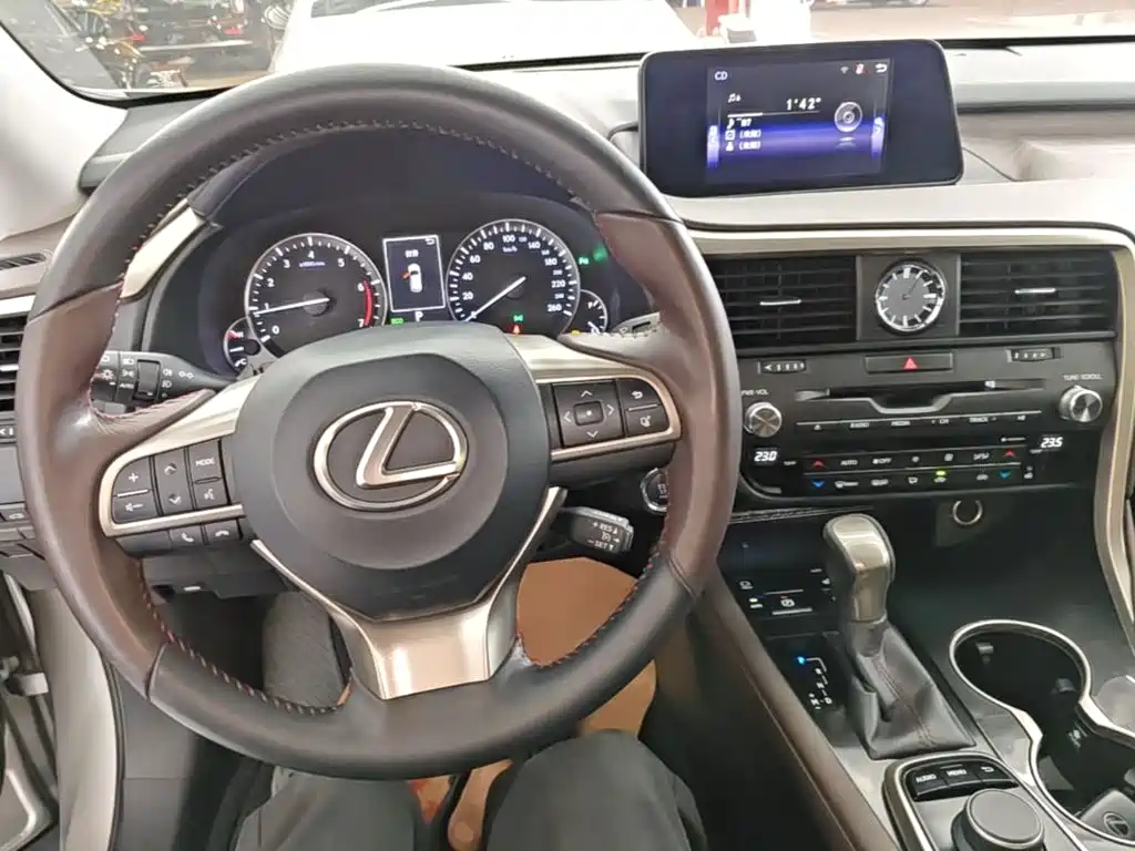 Lexus RX — миниатюра 10