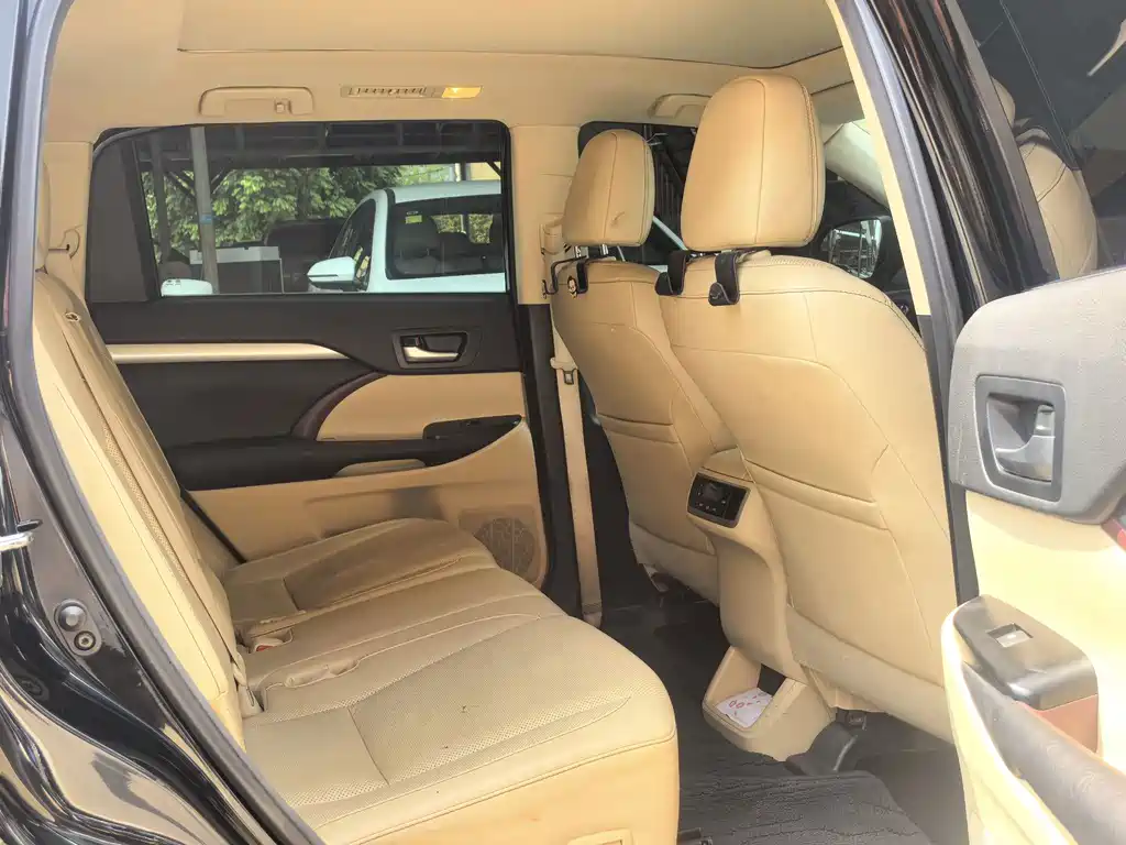 Toyota Highlander — миниатюра 7