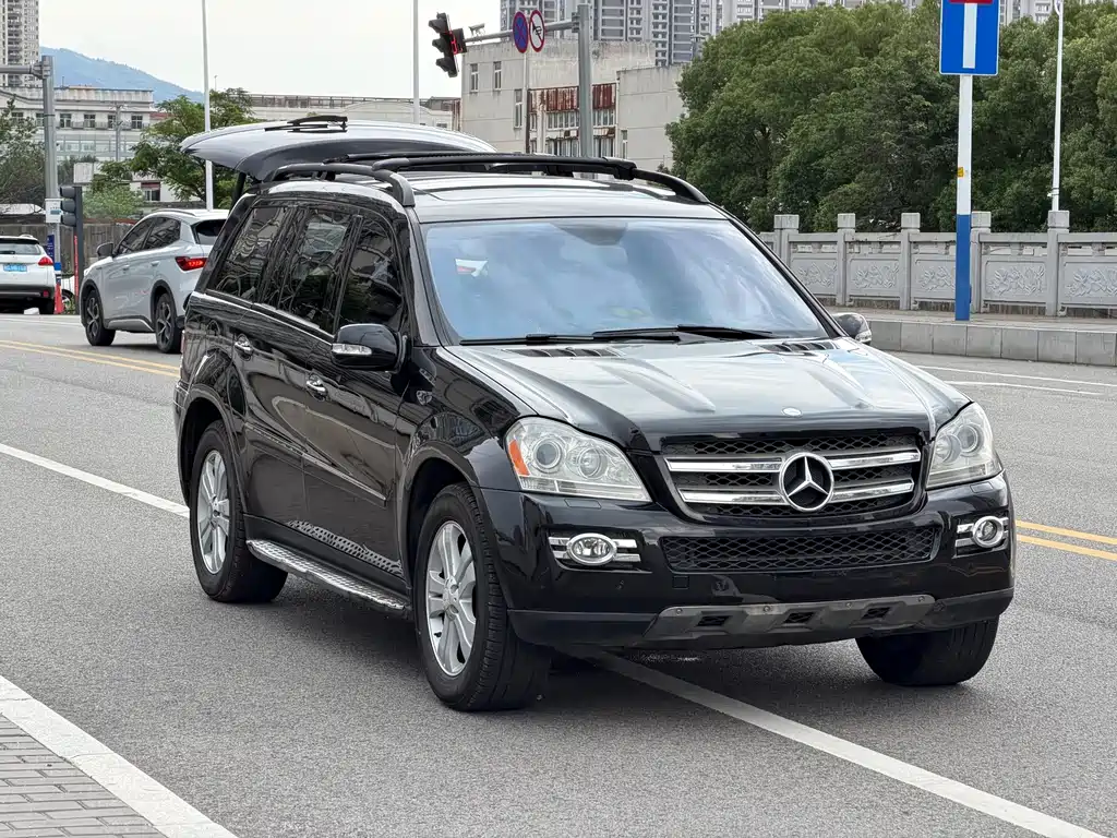 Mercedes-Benz GL-Class — миниатюра 11