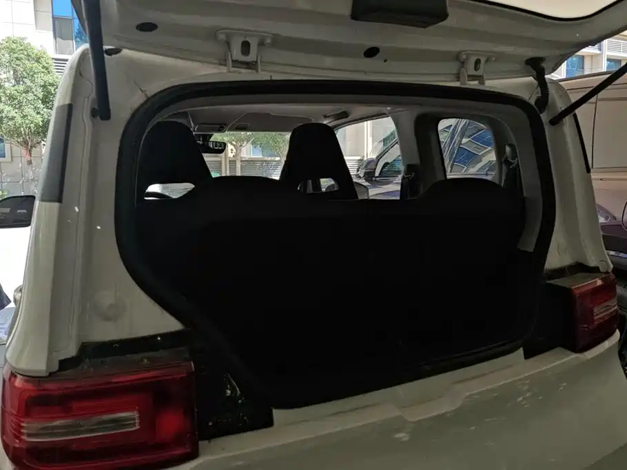 Wuling MINIEV — миниатюра 4