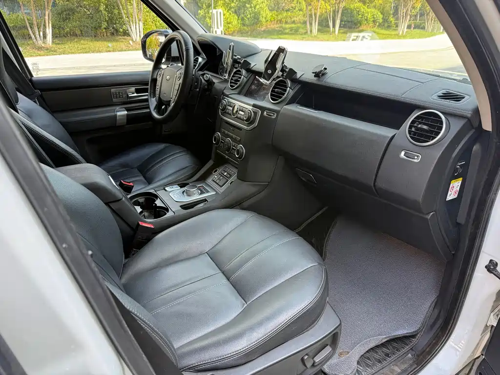 Land Rover Discovery — миниатюра 8