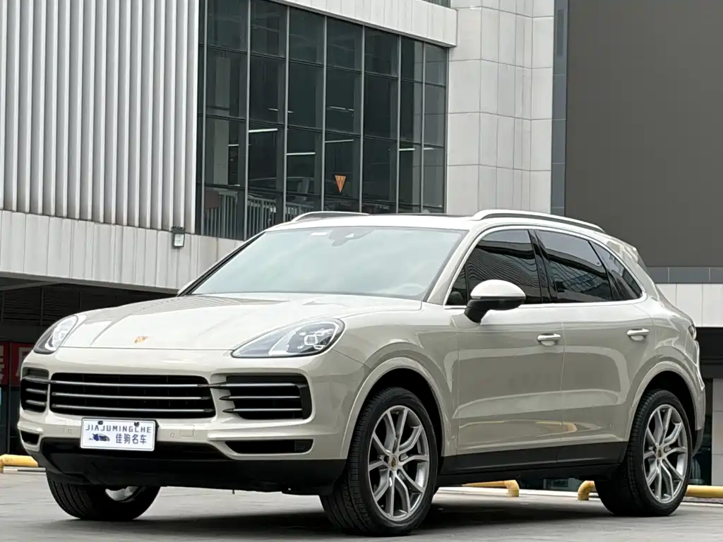 Porsche Cayenne 2021