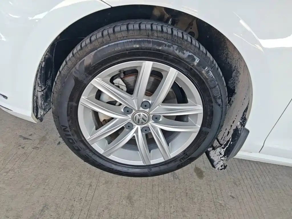 Volkswagen Golf — миниатюра 23