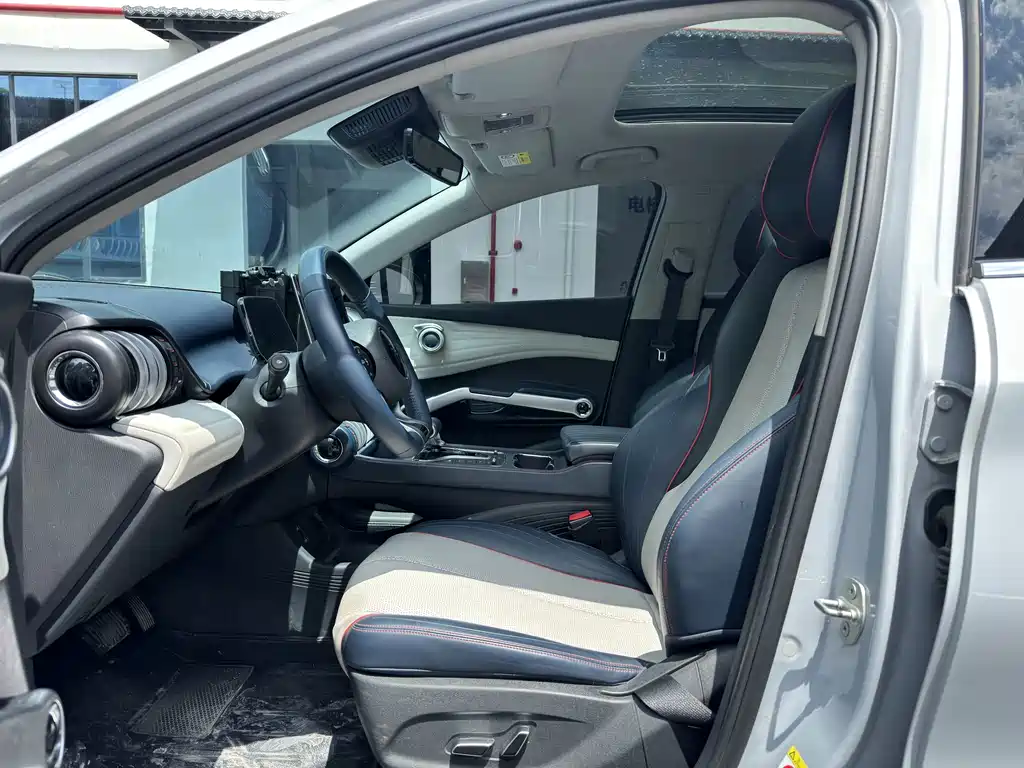 BYD Yuan Plus — миниатюра 4