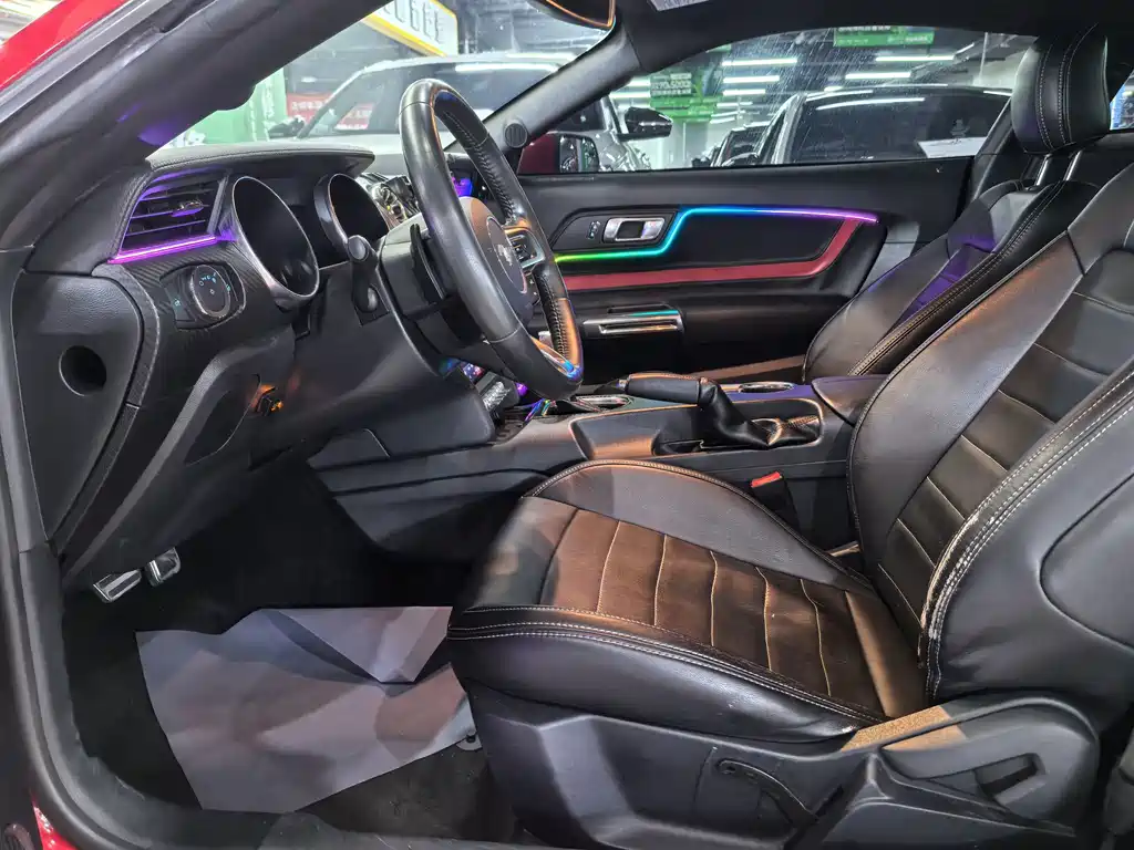 Ford Mustang — миниатюра 8