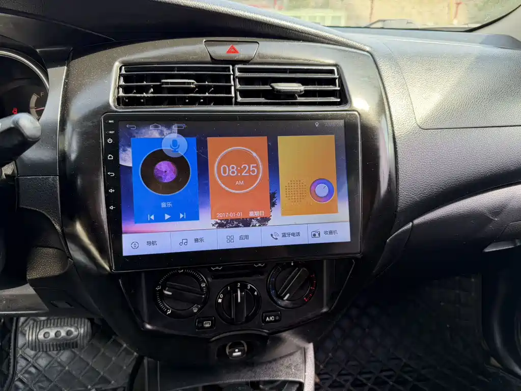 Nissan Livina — миниатюра 12