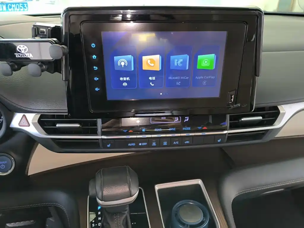 Toyota Sienna — миниатюра 13