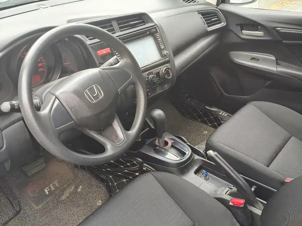 Honda Fit — миниатюра 5
