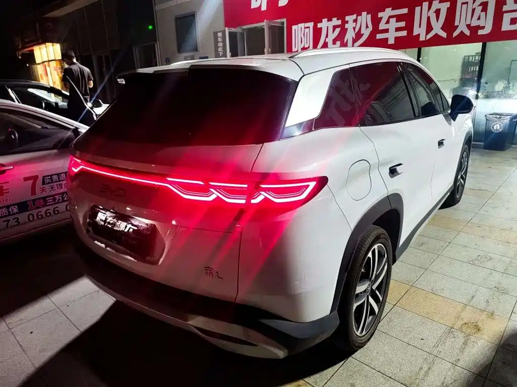 BYD L DM-i — миниатюра 4
