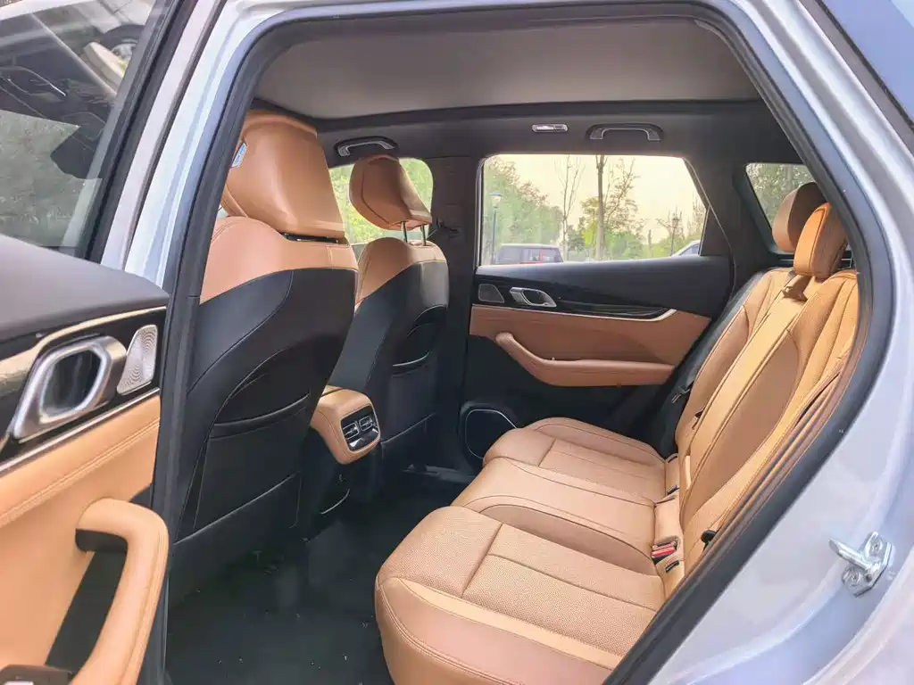 Geely Boyue L — миниатюра 7