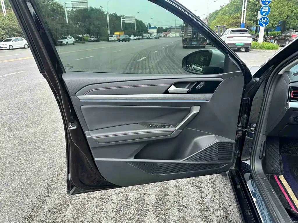 Volkswagen Lavida — миниатюра 7