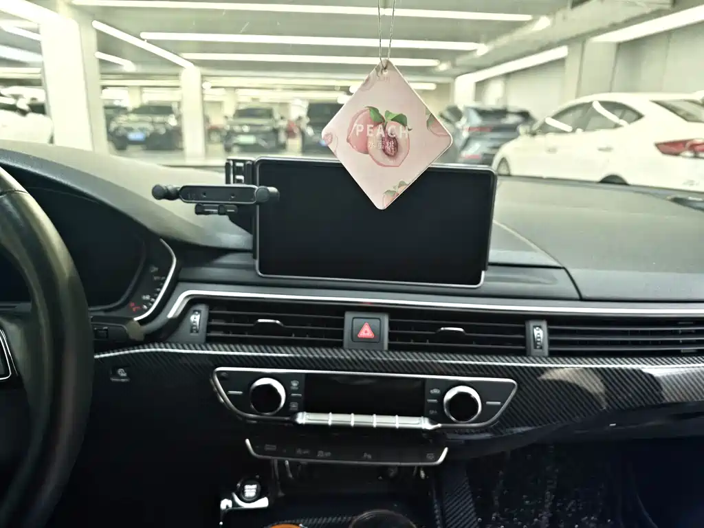 Audi A4L — миниатюра 8