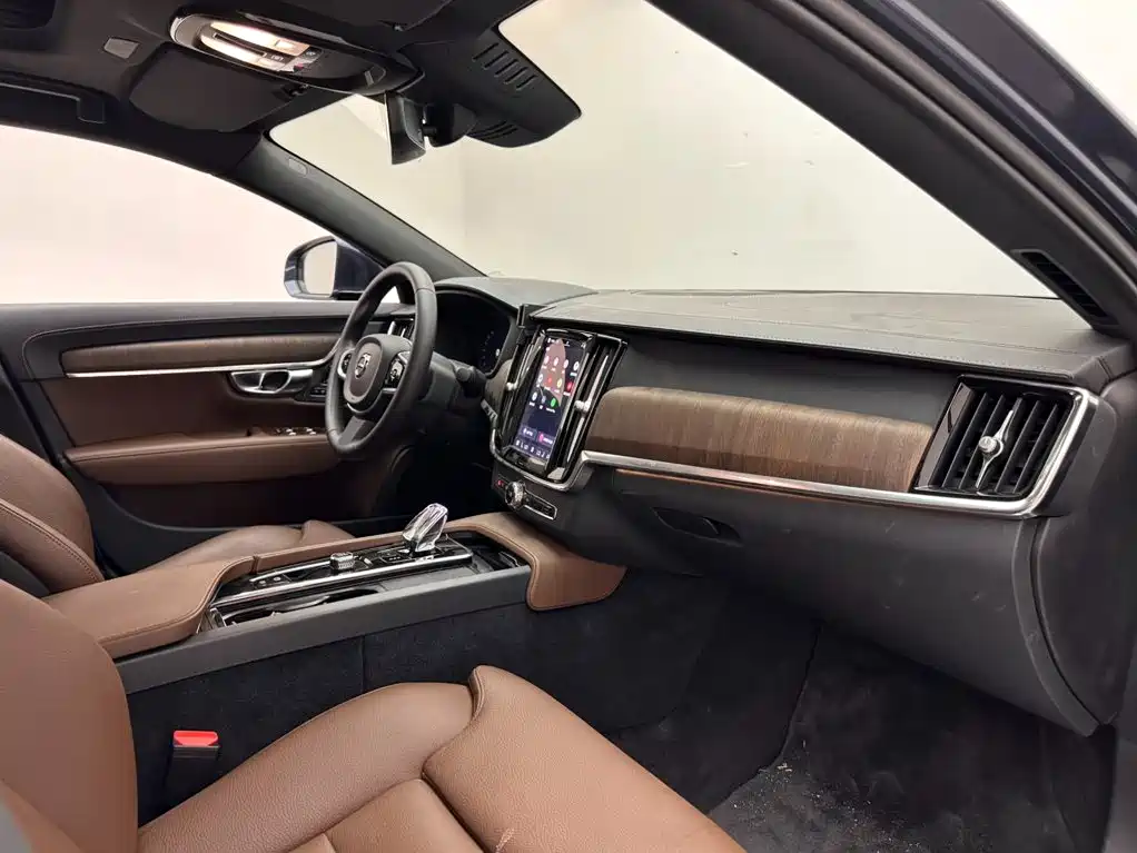 Volvo S90 — миниатюра 11