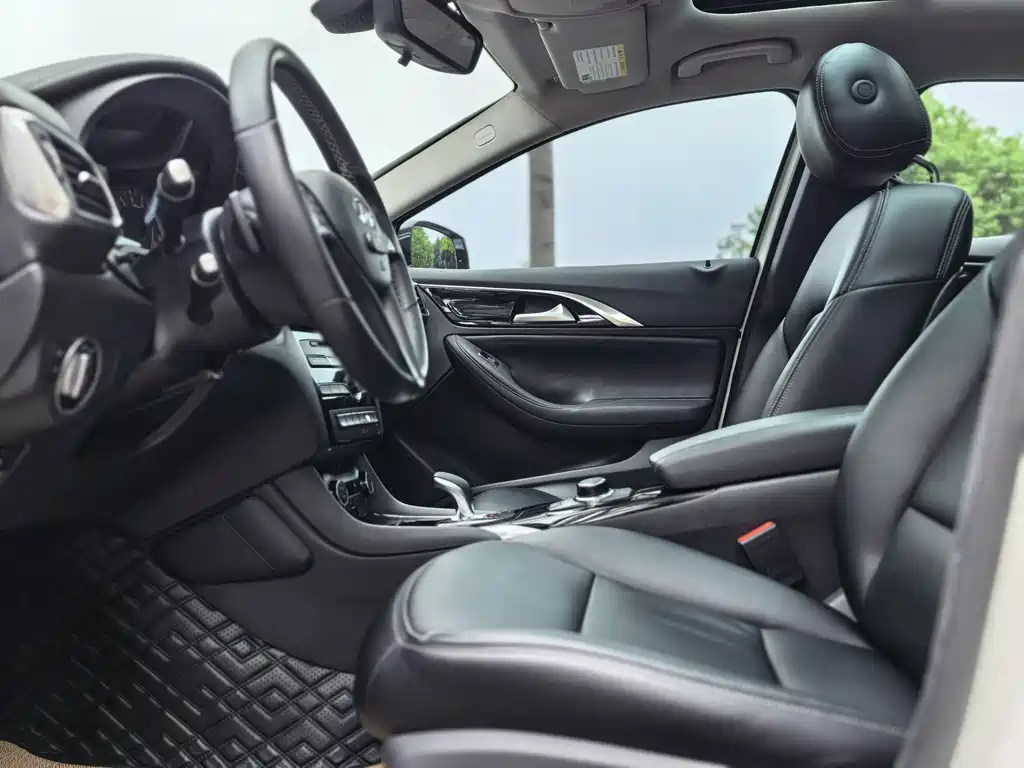 Infiniti QX30 — миниатюра 6