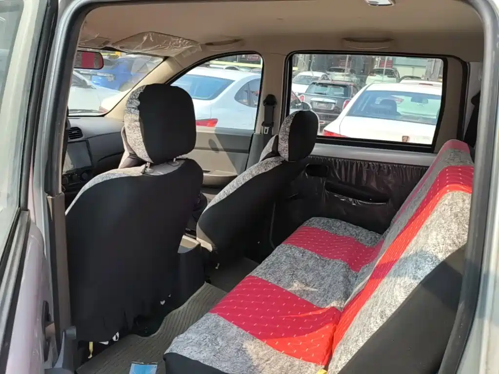 Wuling Hongguang — миниатюра 17