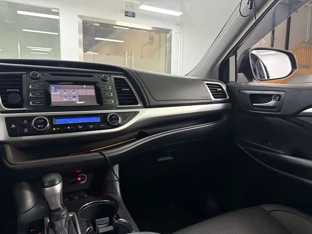 Toyota Highlander — миниатюра 16