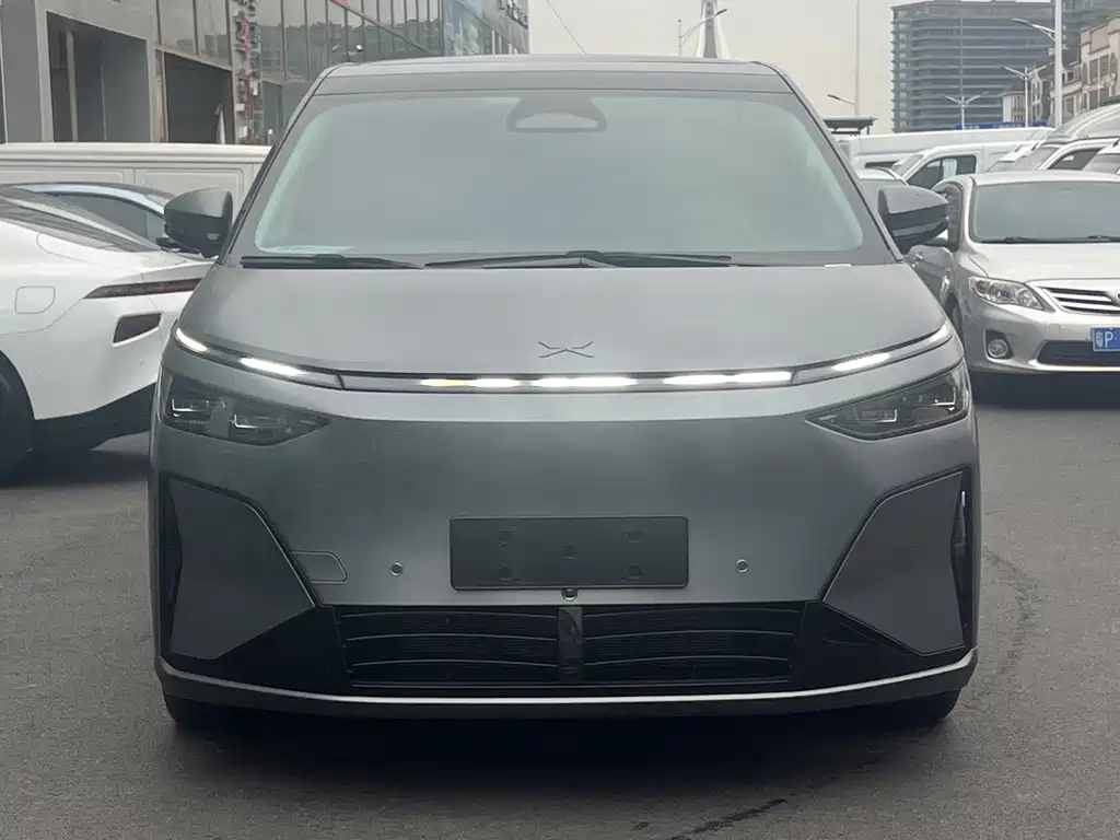 XPeng X9 — миниатюра 4