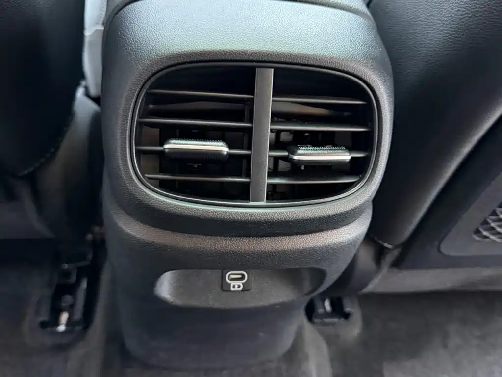 Hyundai Elantra — миниатюра 14