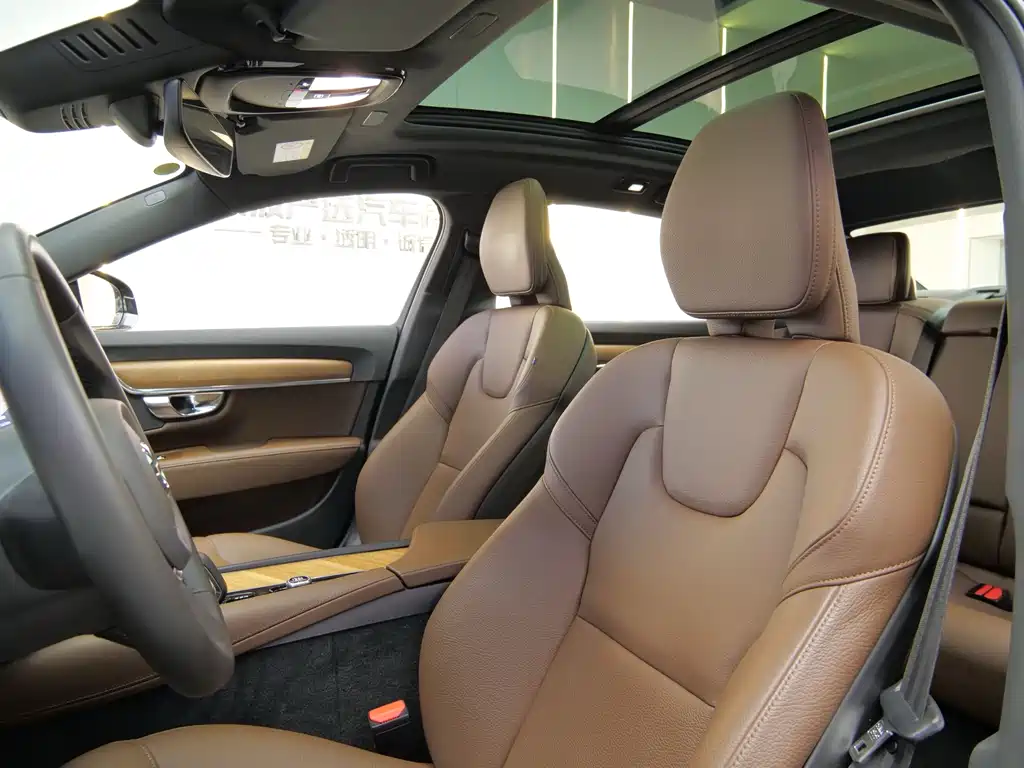 Volvo S90 2024 B5 Luxury