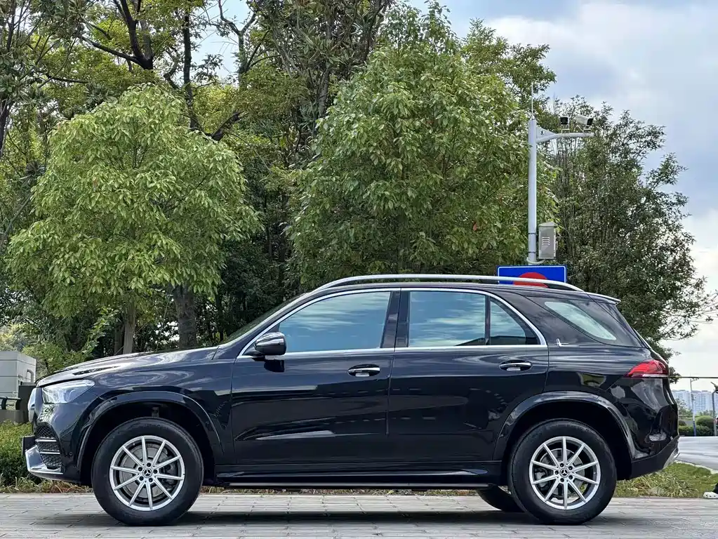Mercedes-Benz GLE (Import) — миниатюра 10