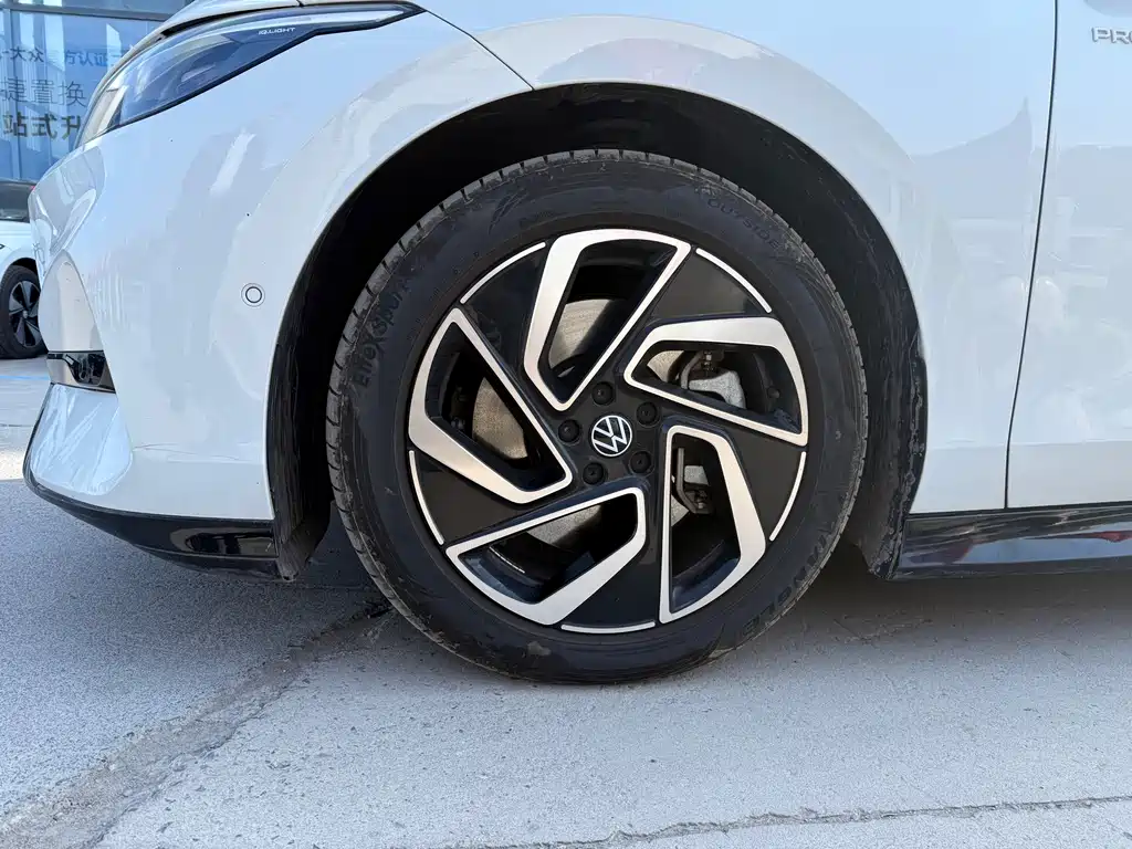 VOLKSWAGEN ID.7 VIZZION