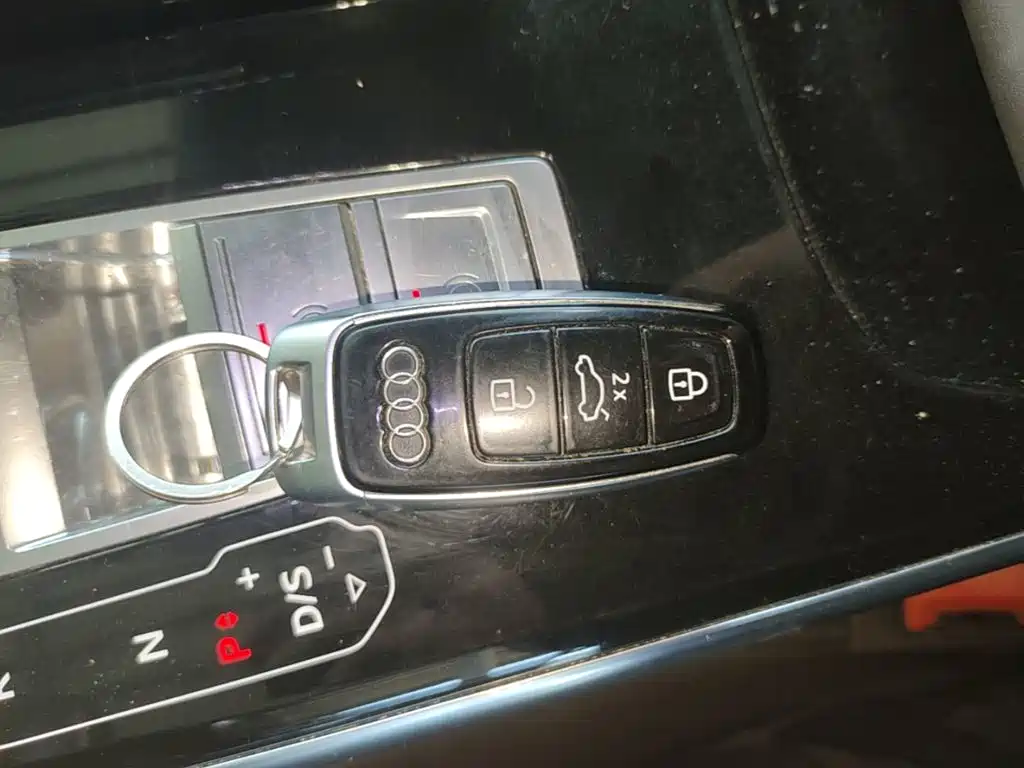 Audi A8 — миниатюра 9