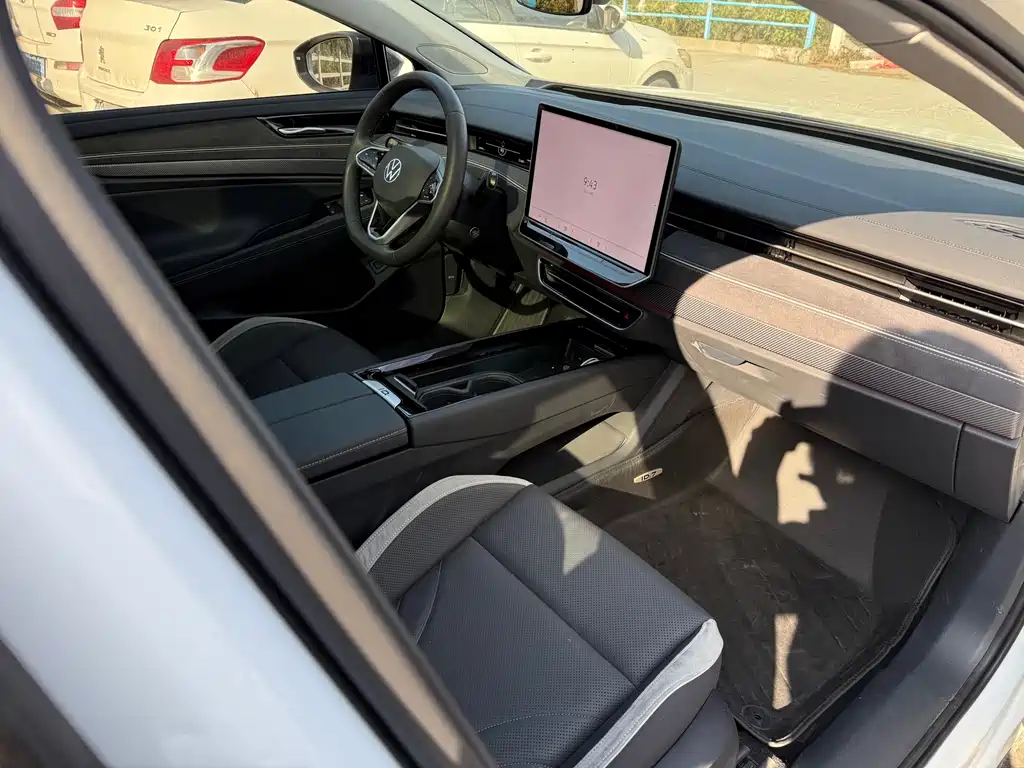 VOLKSWAGEN ID.7 VIZZION