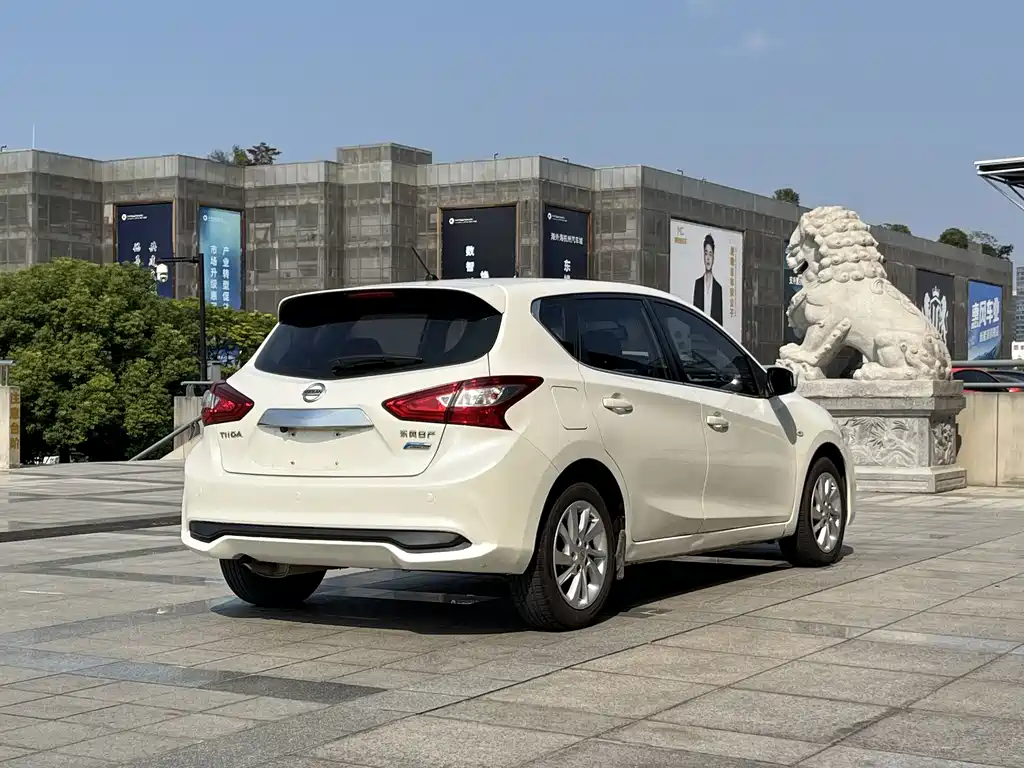 Nissan Tiida — миниатюра 16
