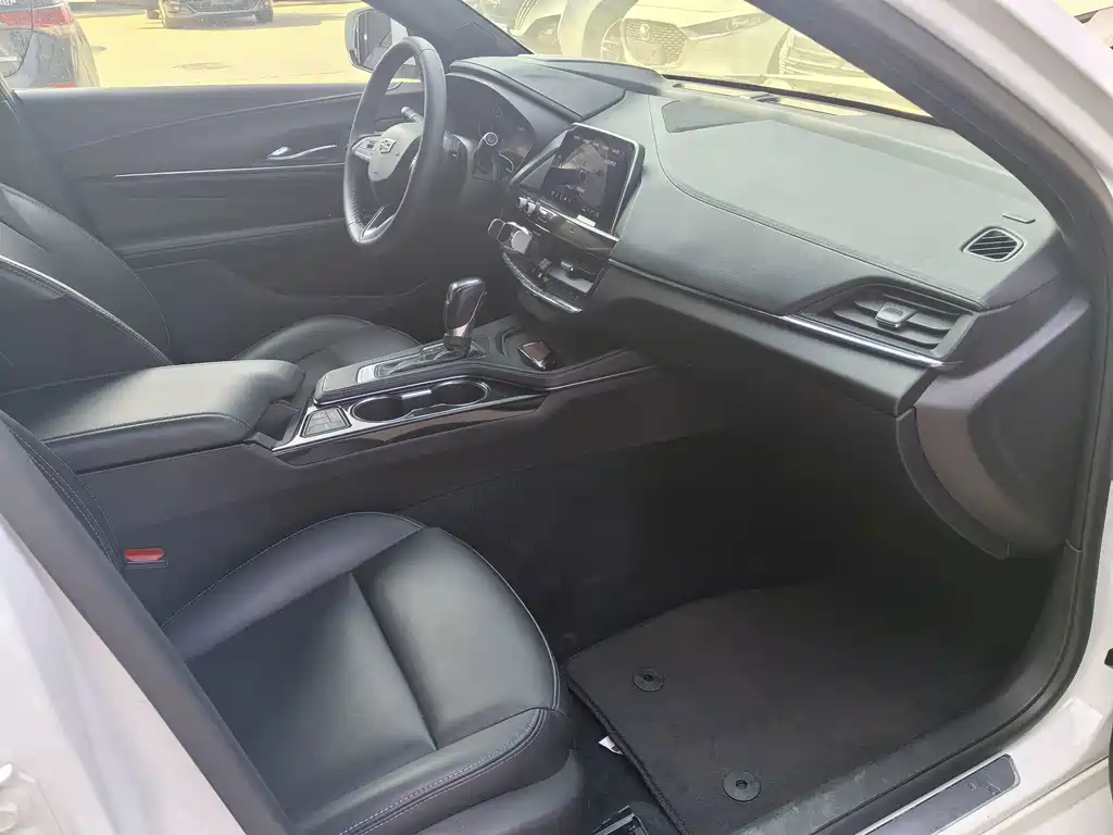 Cadillac CT4 — миниатюра 7