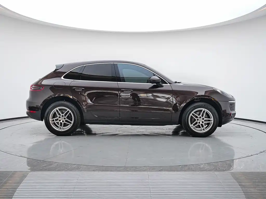 Porsche Macan — миниатюра 4