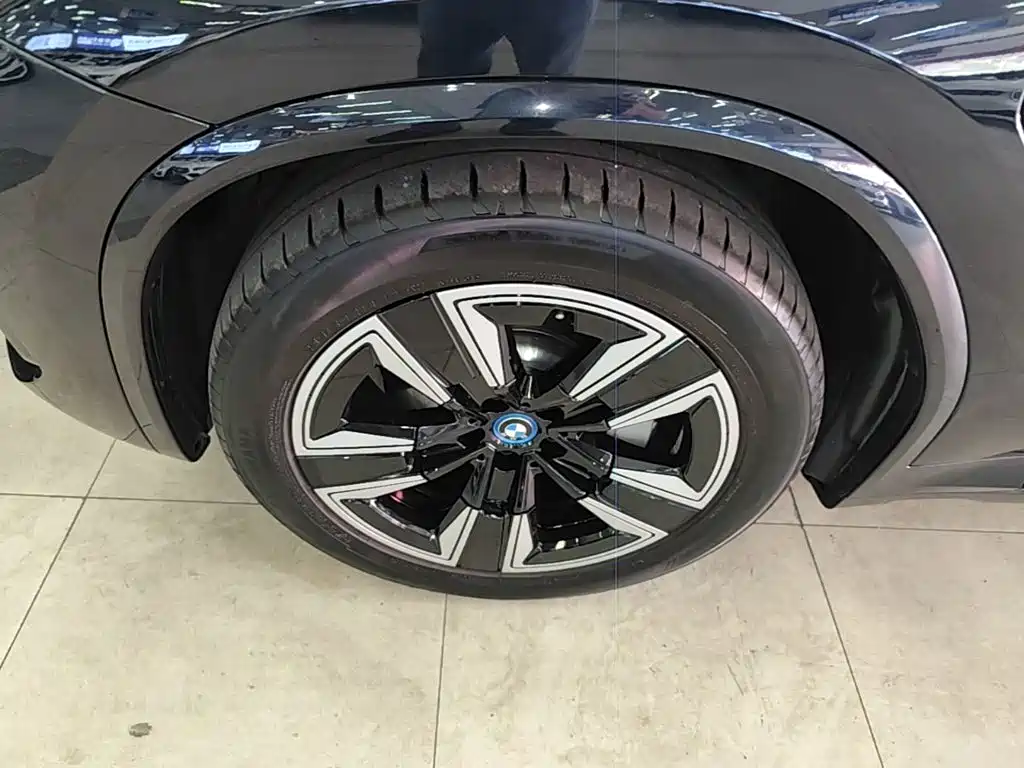 BMW iX3 — миниатюра 23