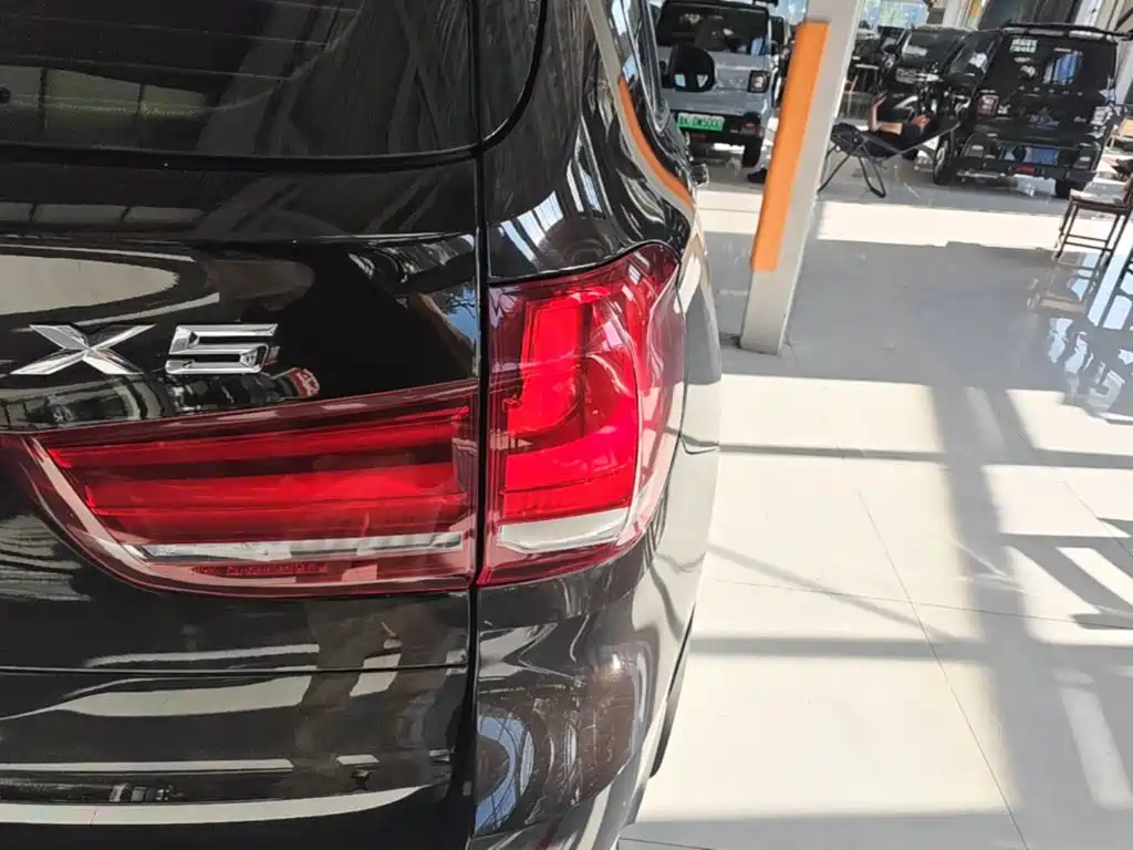 BMW X5 (Import) — миниатюра 8