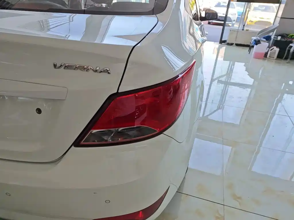 Hyundai Verna — миниатюра 8