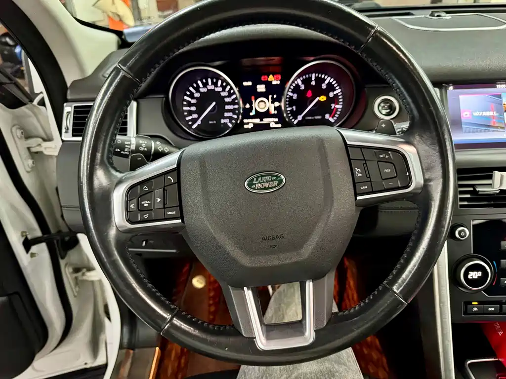 Land Rover Discovery Sport — миниатюра 10