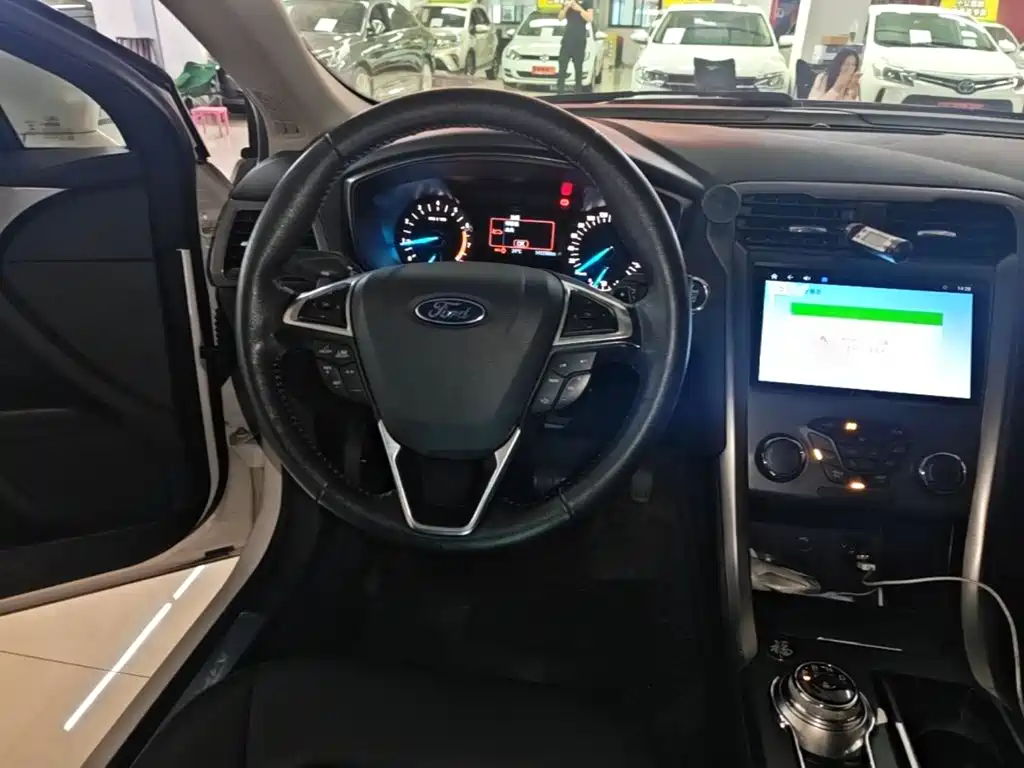 Ford Mondeo — миниатюра 11