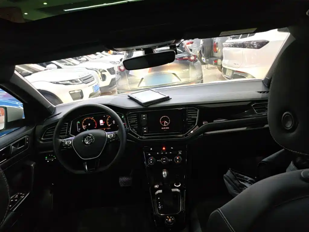 Volkswagen T-Roc — миниатюра 10