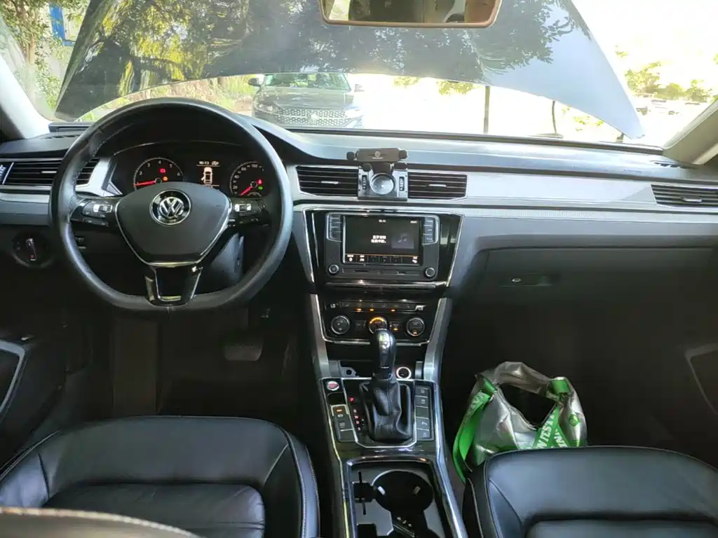 Volkswagen Passat — миниатюра 10